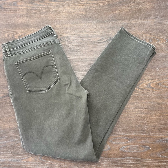 Levi Olive Green Women's Jeans size 32/32 - Picture 7 of 7